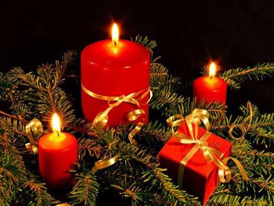 Bougie parfumée de Noël - Couleur au Choix - Jour de Fête - Bougies et  Bougeoirs - Décoration de salle de Noël